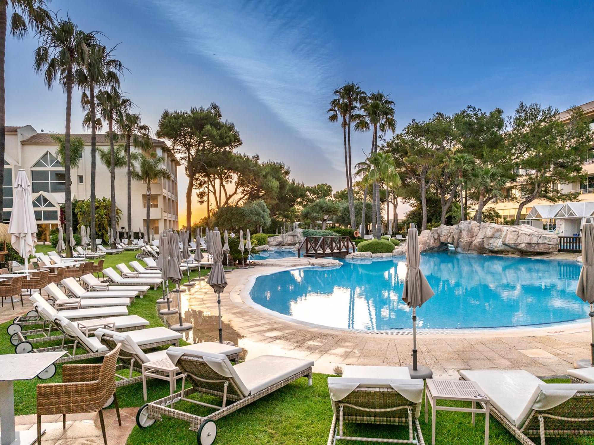 自然公园与水疗集团酒店 穆罗海滩 外观 照片 The pool at the Hotel Majestic